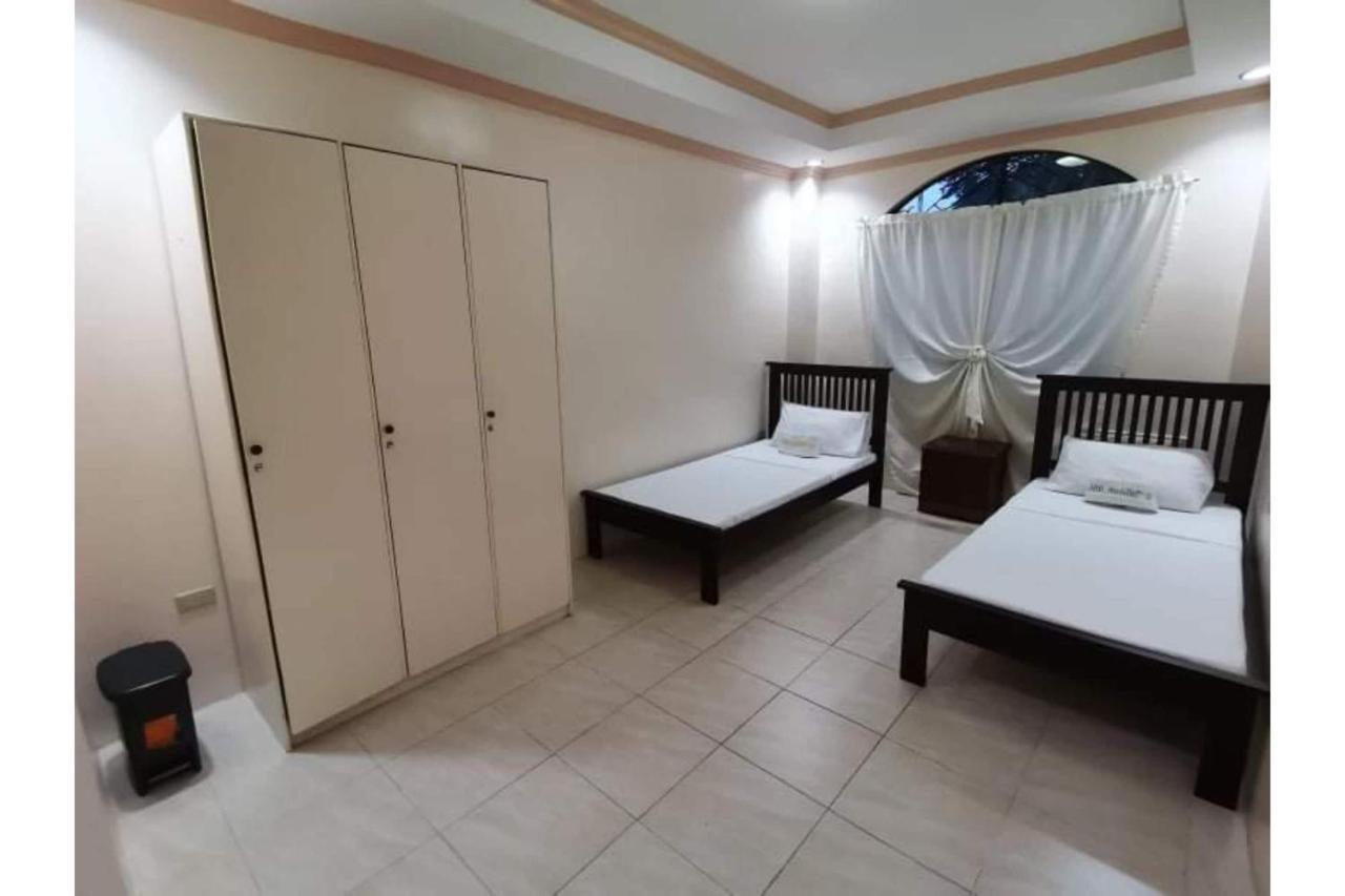 Oyo 799 Ddd Habitat Iloilo Hotel Kültér fotó