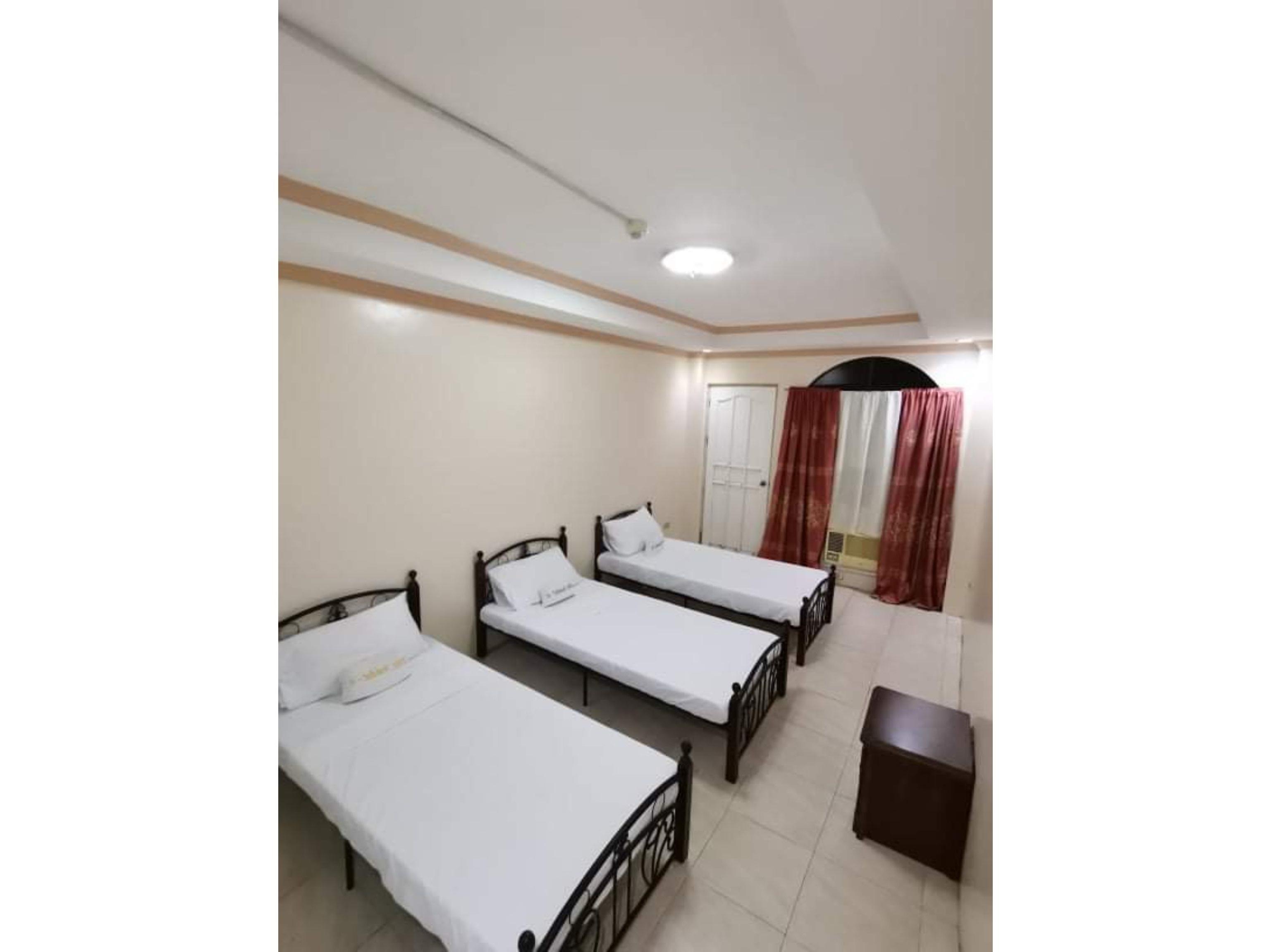 Oyo 799 Ddd Habitat Iloilo Hotel Kültér fotó