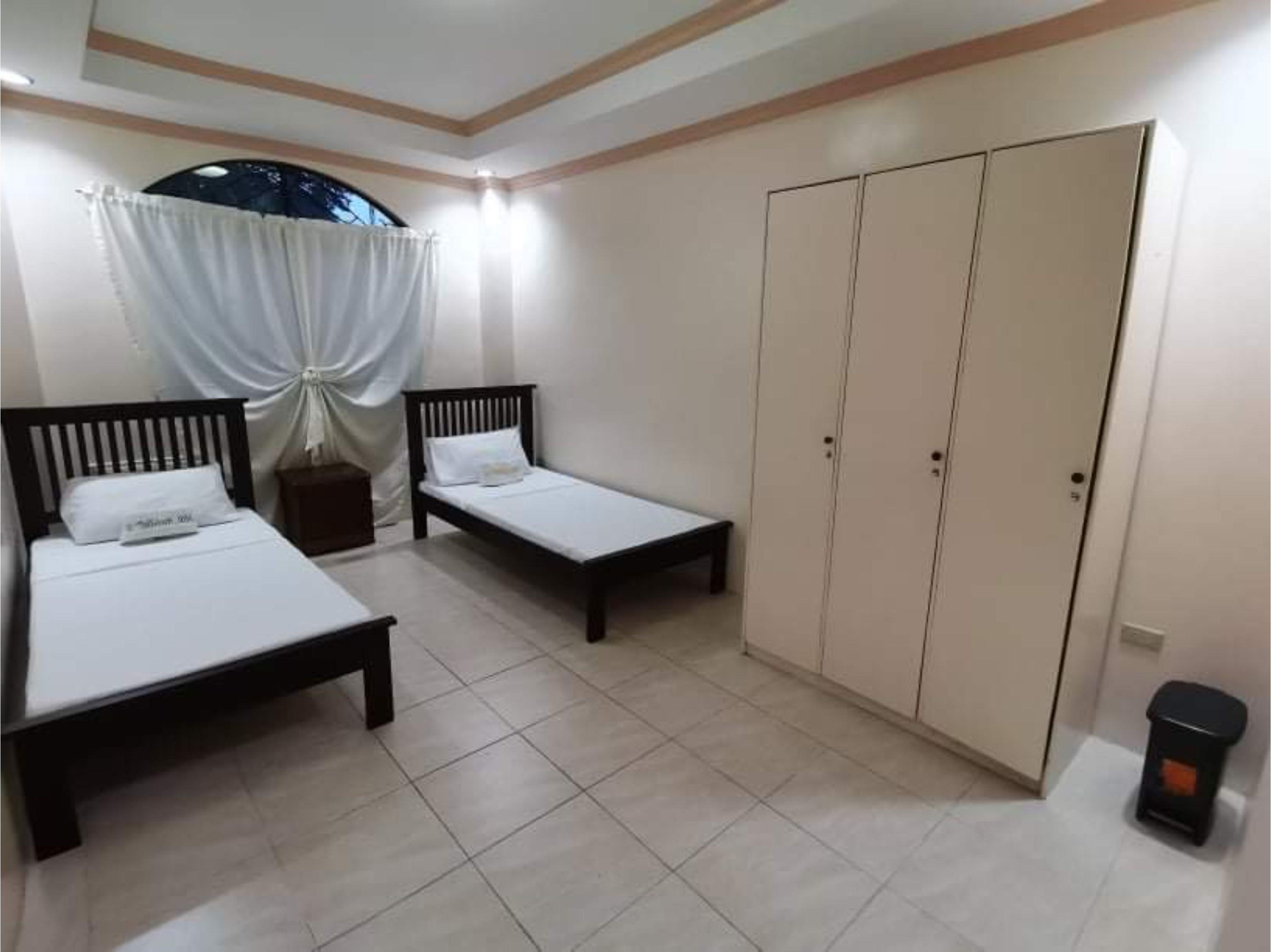 Oyo 799 Ddd Habitat Iloilo Hotel Kültér fotó